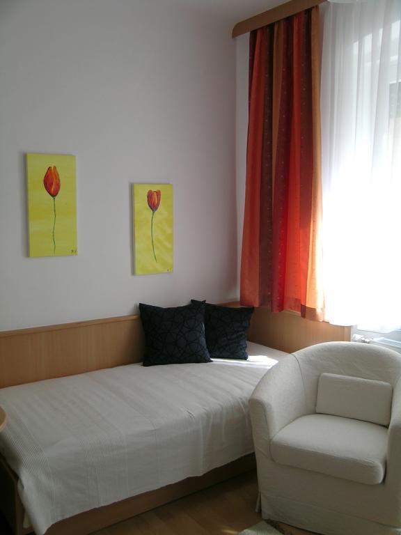 Gasthof-Pension Weisz-Artner Frauenkirchen Cameră foto